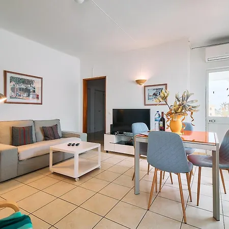 Centeanes Sol شقة